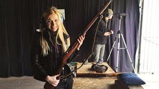 Девушка стреляет из винтовки Мосина 7.62х54мм/ Girl shooting from Mosin rifle 7.62x54mm