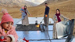 Insulation of the roof of Parisa's house by Ali ️ / Nomadic documentary