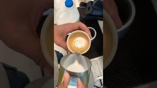 Teaching My Teammate His First Tulip Latte Art  #BaristaTraining