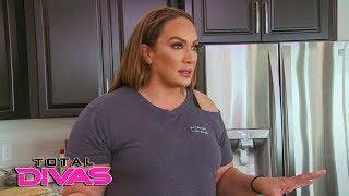 The Total Divas confront Nia Jax over putting them to work: Total Divas, Oct. 17, 2018