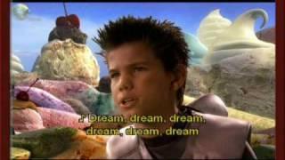 Sharkboy Sings Max A Lullaby