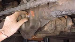 Кайрон. Как заменить масло в заднем мосту. How to change the oil in the rear axle SsangYong Kyron