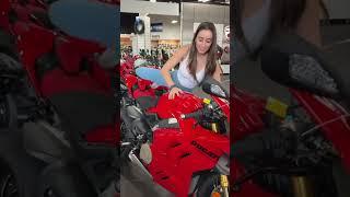 NEW vs OLD | Ducati Panigale V4S