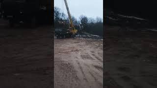 Папа (КАМАЗ) решил воздуха надуть....