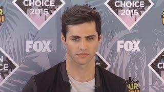 Matthew Daddario & Esther Kim Teen Choice Awards 2016 Green Carpet