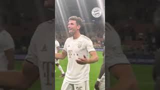 Thomas Müller loves a trophy 