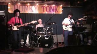 20110703  Crescent Sliders - 1 -  Band De Night @ Honky Tonk