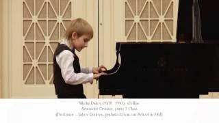 Alexander Denisov plays D. Scarlatti - Sonata in D K. 64, Gavotte