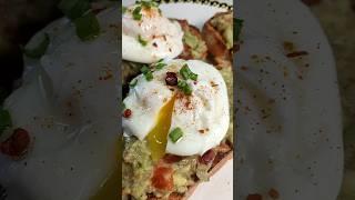 The Best Avocado Toast with Egg #breakfast #toast #avocadotoast #healthyrecipes #egg