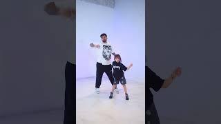 MIREN LA ACTITUD DE RENATA