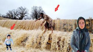 Master's passage through the River Death to search Zalfa in the mountains 