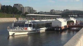 Moscow: back and forth along the river