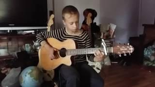 Юный виртуоз гитарист играет Tommy Emmanuel