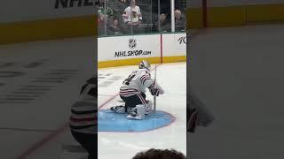 Petr Mrazek with the hot hands. #GoalieGearSnob #PetrMrazek #ChicagoBlackhawks #VaughnGoalie