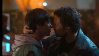 Francesco Del Gaudio and Giacomo Gianniotti gay kiss scene