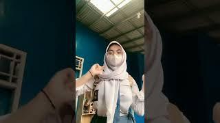 goyang anak SMA viral #goyangtiktok #tiktok #fyp #fypシ #asupan  #jilbabpemersatubangsa #jilbabsma