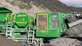 McCloskey J45 Jaw Crusher working with McCloskey S190 Screener