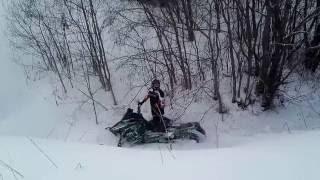 5. Arctic Cat m1100 turbo штурмует склон