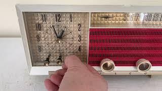 Cardinal Red White 1957 Philco Model E748-124 AM Vacuum Tube Alarm Clock Radio Rare Color Combo