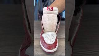 How to clean bleeding leather with Shoelada #shoedoc #shoelada #shoecleaner #150bucks #jordan1
