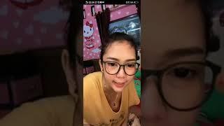 Gadis cantik live bigo pamer uting