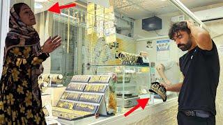 Did Vali succeed in returning his wife's gold to her?