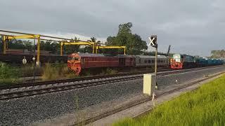 KTM [INTERCITY] CLASS 24 24102 MAT KILAU WITH EKSPRES RAKYAT TIMURAN TRAIN 27DN AT KM573 BATU ANAM