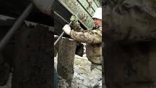 Как открутить приржавевшие гайки с футорок на спаренных колесах Зил 130
