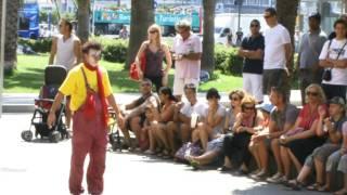 Clown Durilov - vol 1 (Barcelona street laugh attack Documentary Movie) 西班牙街头小丑 مهرج