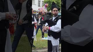 Karneval der Kulturen 2025 Berlin - Before the Parade: Bagpipe - Player from GALICIA, Spain