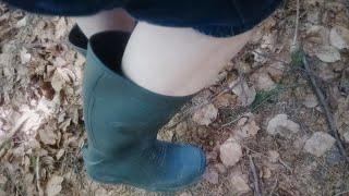 Sockless unlined wellies in nature 1