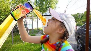 JASMINA DRINKS JUICE FROM THE PHONE !