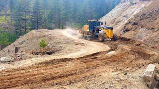 How Legendary Grader John Deere Repairs Roads That Have Been Unused for a Long Time #grader #deere