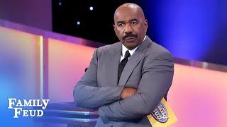 Steve Harvey roasts DMV employee!