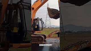 Loading JCB excavator on trailer | JCB | Excavator | #excavator #jcb #truck #trailer #cat #machine