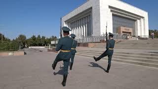 Kyrgyzstan, Bishkek city. Walk in the center. Кыргызстан, город Бишкек. Прогулка по центру.