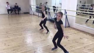 Anna Shcherbakova (RUS) & Alexandra Trusova (RUS) - Dance Practice with Alexei Zheleznyakov