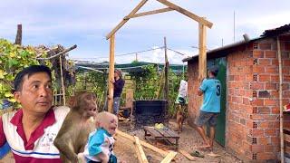 Sơn and BiBi sad when removing the old roof with many memories - Long helps build a new roof
