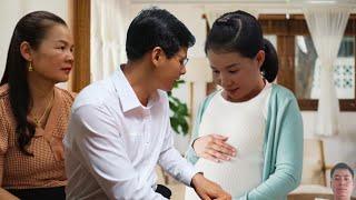 Ly Tu Diem and CEO Toan’s family joyfully witness their baby boy’s kicks.