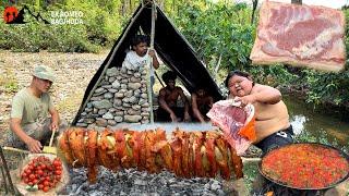 Outdoor Jungle Cooking Grilled Pork Belly Sekwa in Banana Tree Build Rain Bushcraft Survival Shelter