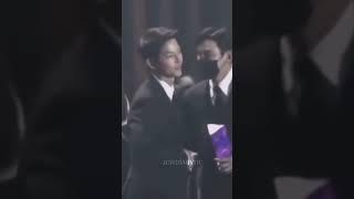 Song joong ki and ji chang wook  at apan star award #songjoongki #jichangwook hallyu kings