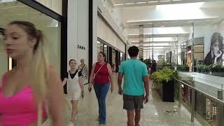 Shopping Balneario Camboriu Afternoon walk in the mall.