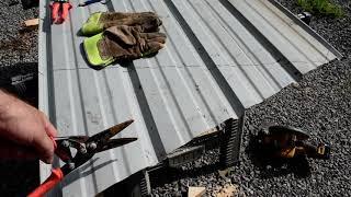 how to cut metal roofing