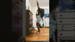 Y’all thought that I was doing a backbend you thought wrong￼