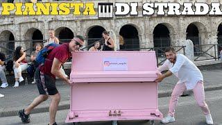 Artisti di strada Angelo pianista nel centro di Roma