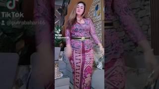 tante bohay semok
