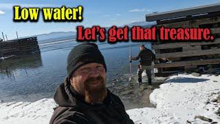 Metal detecting low water on our lake! | Ep 188 #metaldetecting #treasurehunting #findinggold