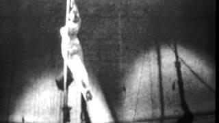 Valentina Surkova, aerialist - Salamandra / Luftakrobatin / воздушная гимнастка, 1962