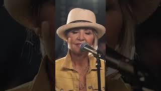 Beautiful version of Lulu's big hit "To Sir With Love". Watch the full video on the channel.