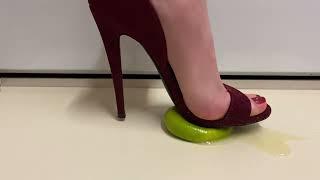 ASMR: crunching on a lime in stiletto heels. No talking. Asmr squishy sounds.